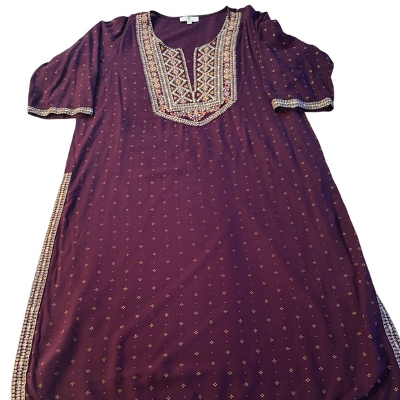 Embroidered Purple Midi Dress - Picture 3 of 4